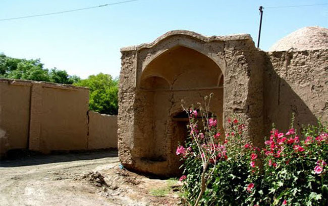 حفاری غیر مجاز در روستای تاریخی خاوه